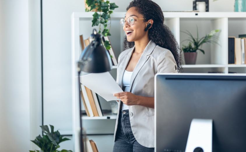 smartvoice-woman-talking